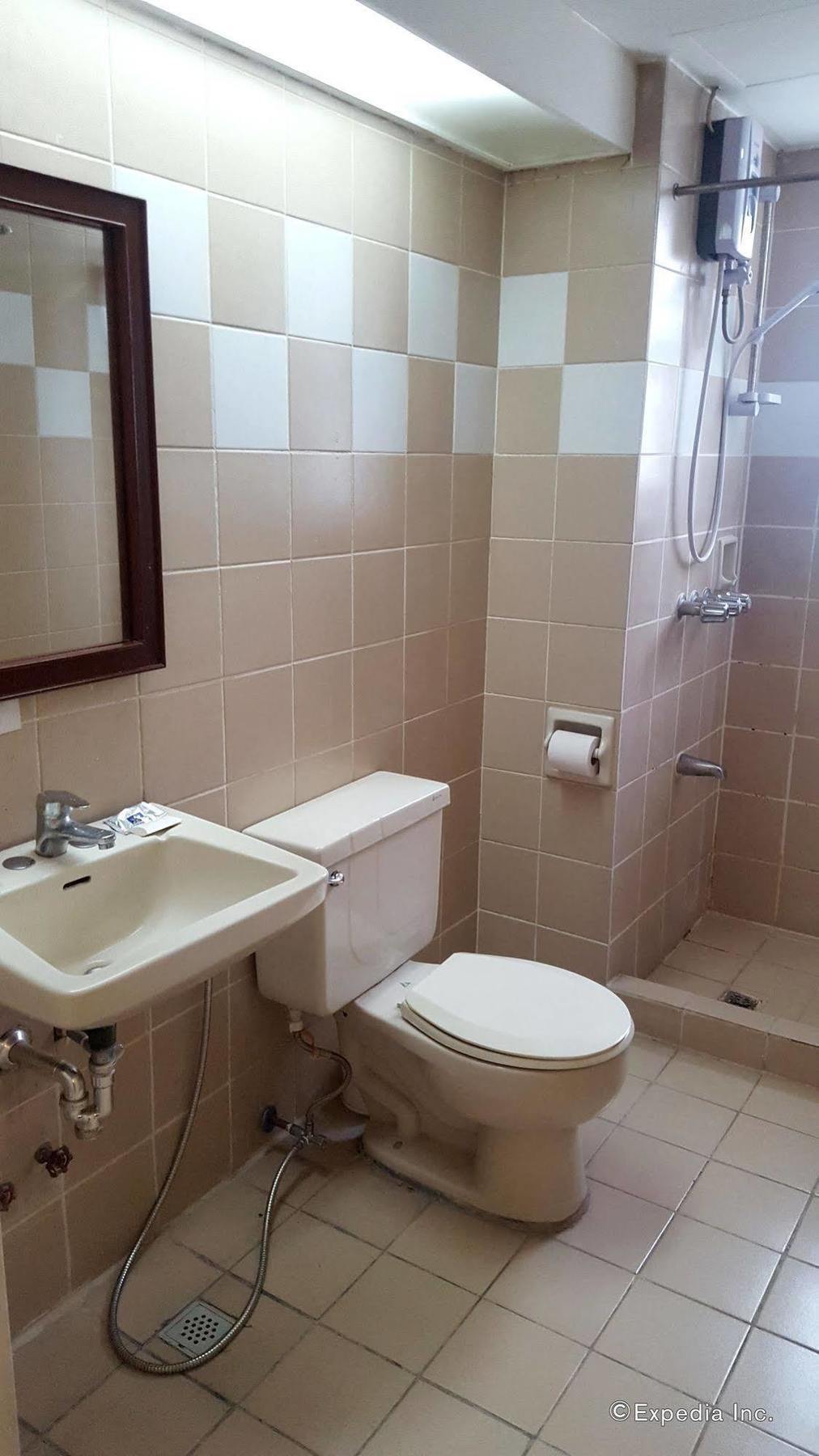 Mpt Suites Makati City Bagian luar foto