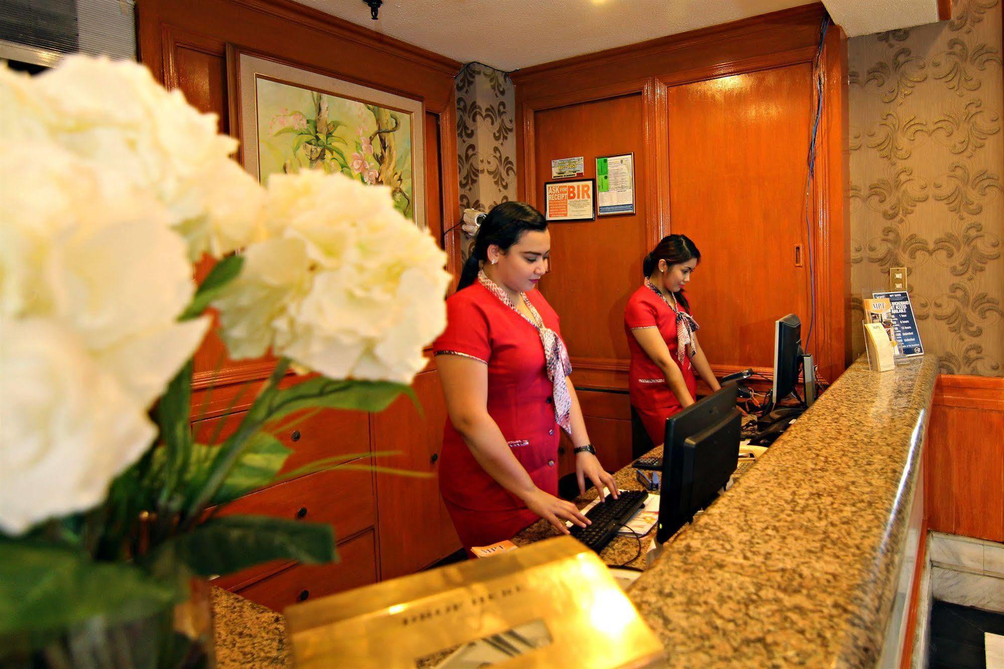 Mpt Suites Makati City Bagian luar foto