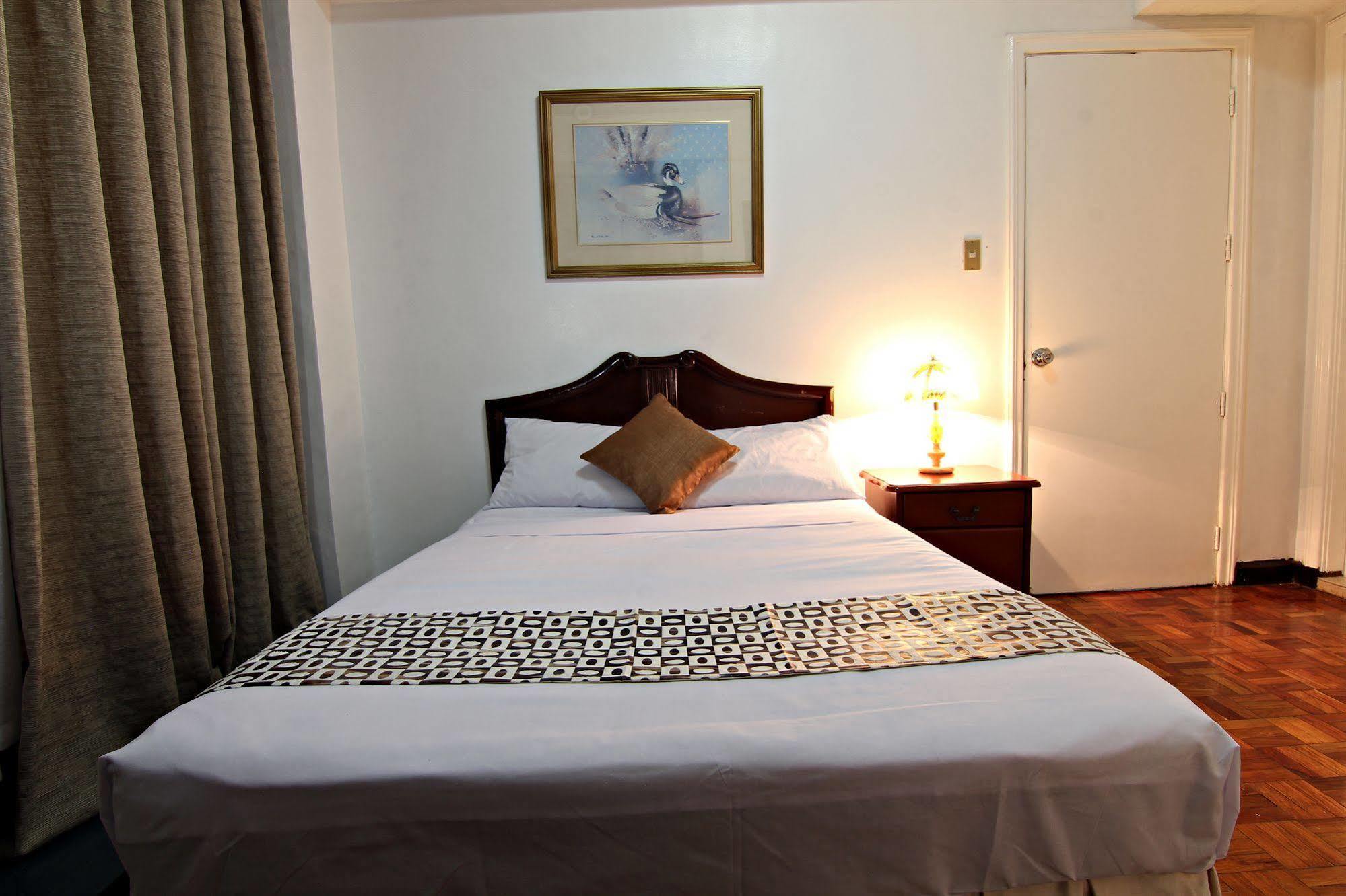 Mpt Suites Makati City Bagian luar foto
