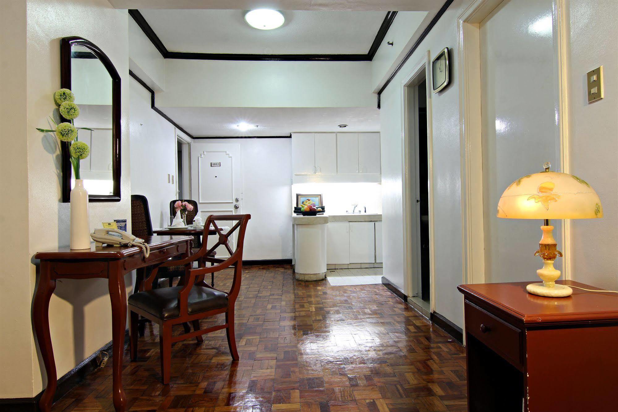 Mpt Suites Makati City Bagian luar foto