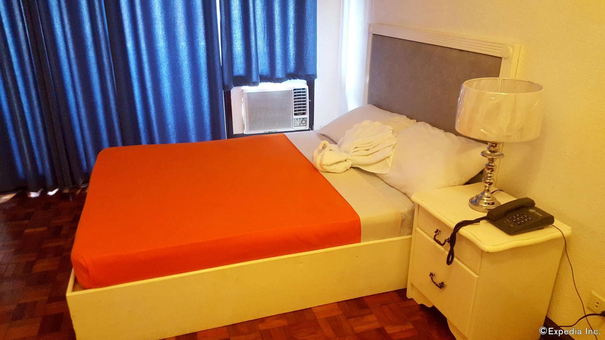 Mpt Suites Makati City Bagian luar foto
