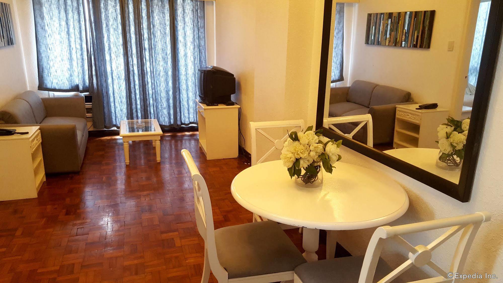 Mpt Suites Makati City Bagian luar foto